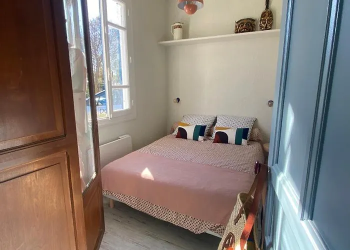 Cabanon Boheme Les Pieds Dans Le Sable Et En Premiere Ligne De Tatil Evi Marseillan (Herault)