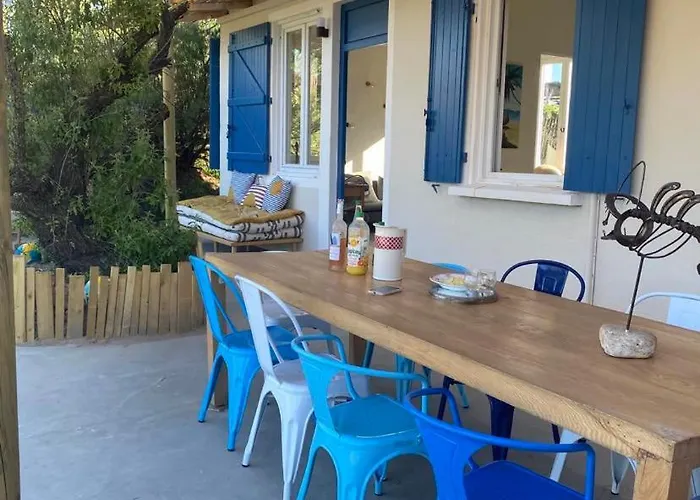 Cabanon Boheme Les Pieds Dans Le Sable Et En Premiere Ligne De Tatil Evi