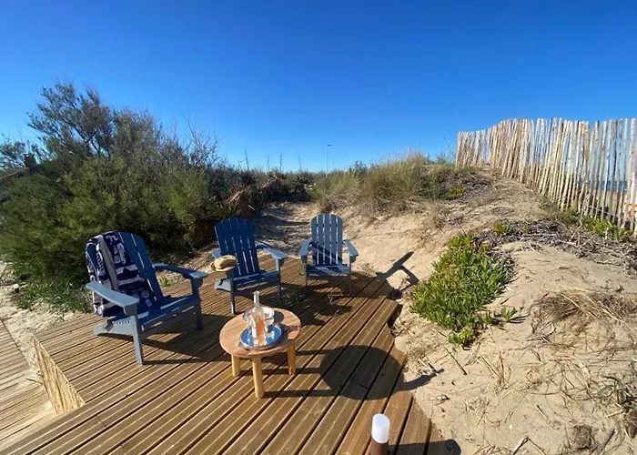 Cabanon Boheme Les Pieds Dans Le Sable Et En Premiere Ligne De Tatil Evi
